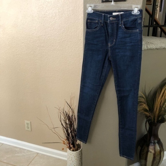 Levi's Denim - Levi’s 720 High Rise Super Skinny Jeans Size 24